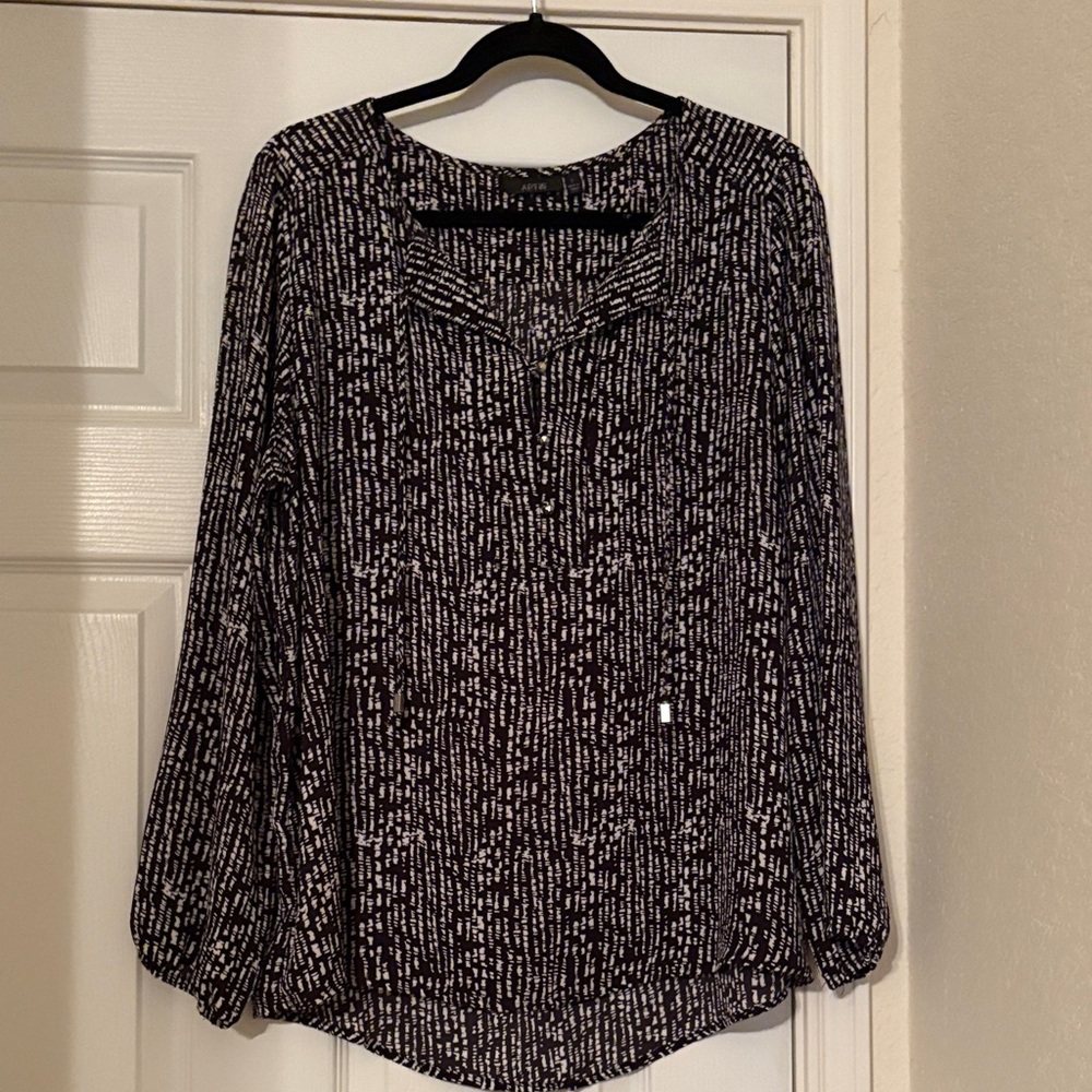 Apt. 9 Black and White Textured Blouse